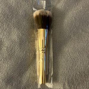 BareMinerals Soft Focus Face Brush